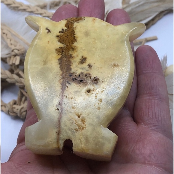 Solid Stone Agate Owl Carving in Cream and Brown - Picture 2 of 10